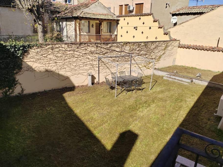 Willa Casa Bajo El Acueducto Con Plaza De Garaje Segowia Zewnętrze zdjęcie
